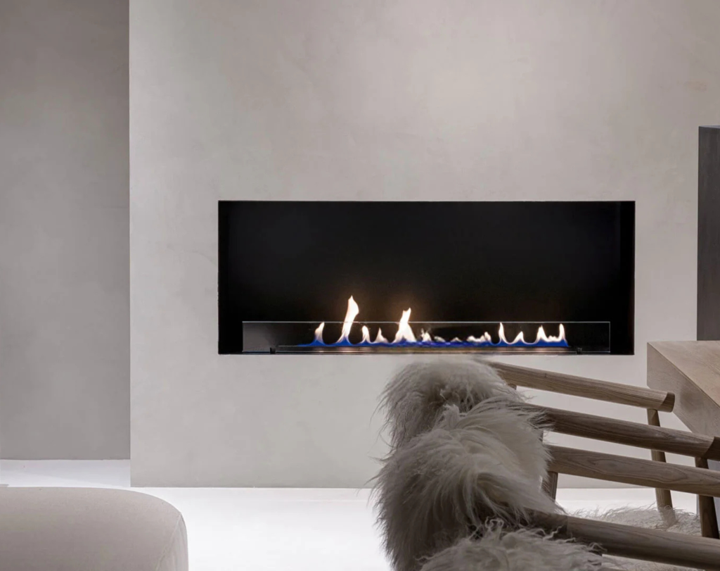 Wall mounted fireplace